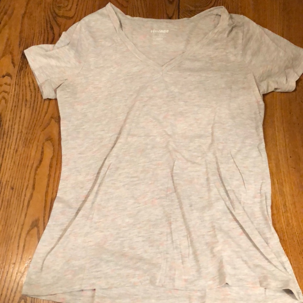 Grey/pink heathered v-neck t-shirt